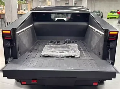 Cybertruck 尾部细节