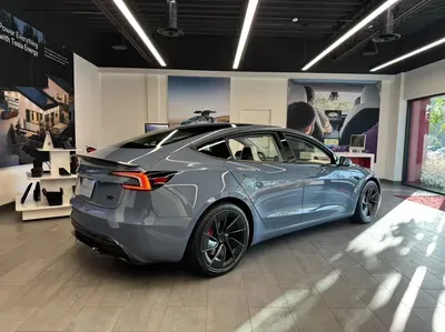 Model 3 性能版
