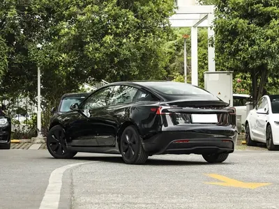 Model 3 尾部