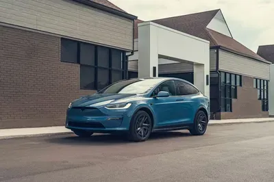 Model X 侧面